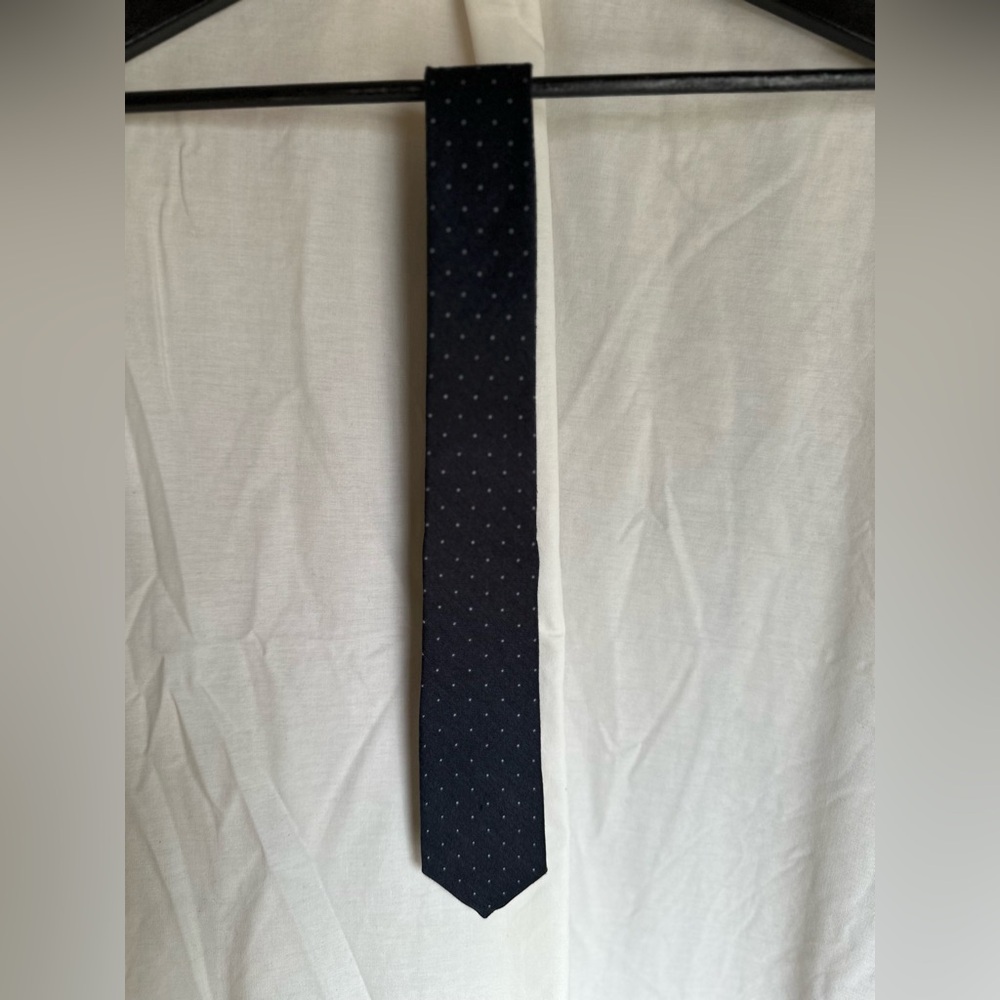 Theory Slim Navy Tie with Subtle Dot Pattern
